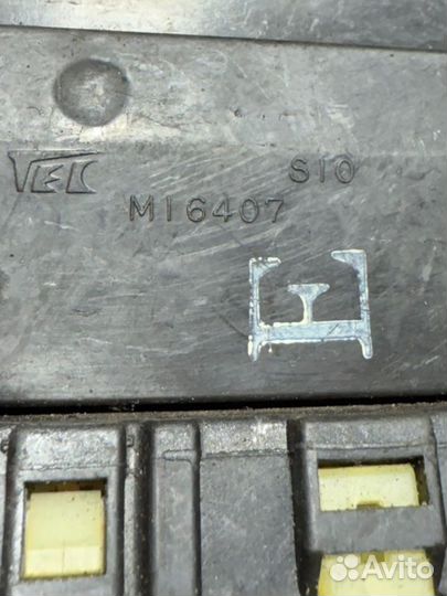 Кнопка стеклоподъемника передняя левая Honda Cr-V