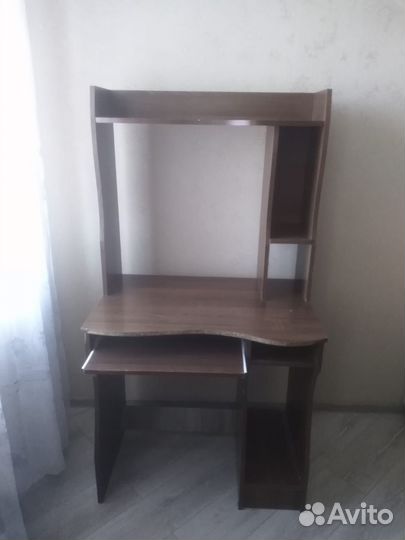 Продам компьютерный стол