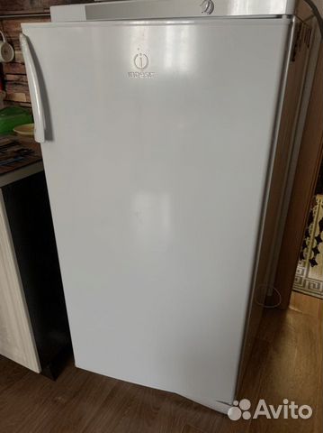 Холодильник indesit SD125.00