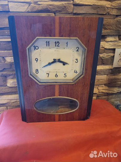 Часы настенные СССР янтарь