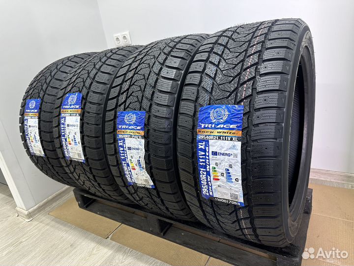 Tri Ace Snow White II 295/40 R21 111V