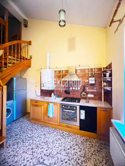 2-к. квартира, 54 м², 4/4 эт.