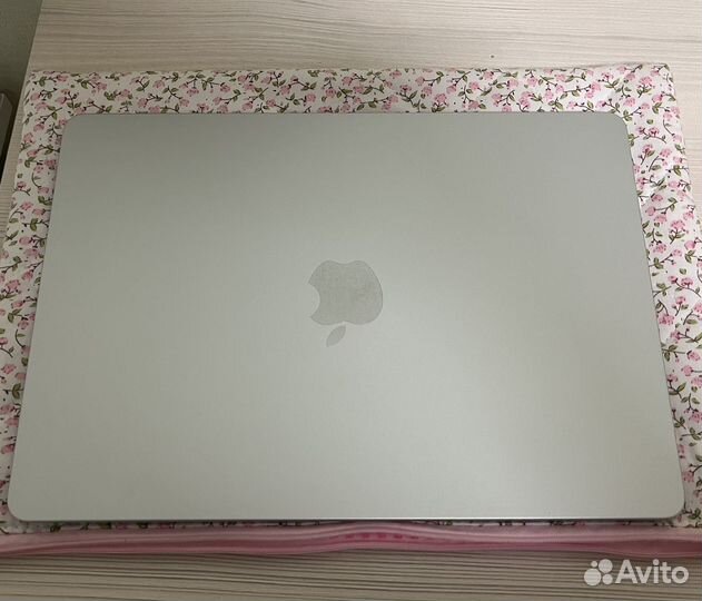 Apple MacBook air 13 2022 m2 512Gb