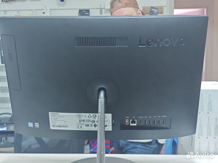 Моноблок Lenovo AIO IdeaCentre 520 Intel Core i3 7