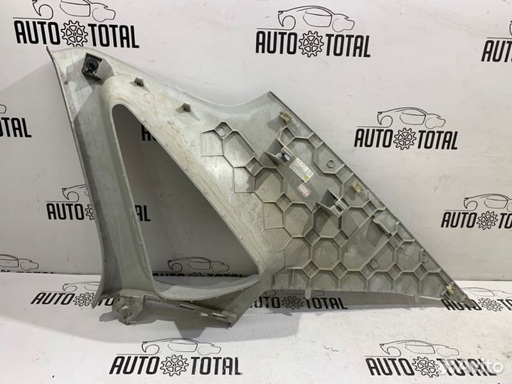 Накладка стойки задняя левая Volkswagen Polo cfna