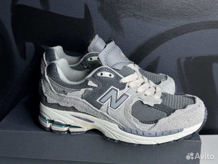 Кроссовки new balance 2002r