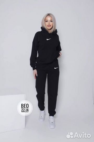 Женский спортивный костюм Nike
