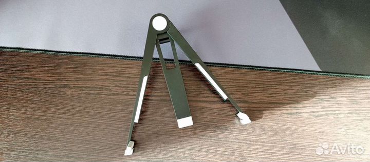 Держатель для смартфона планшета универсальный
