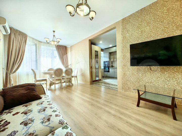 2-к. квартира, 67 м², 3/6 эт.