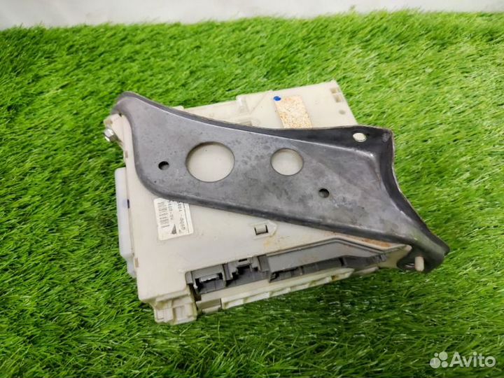 Блок предохранителей Lexus Gs450H седан