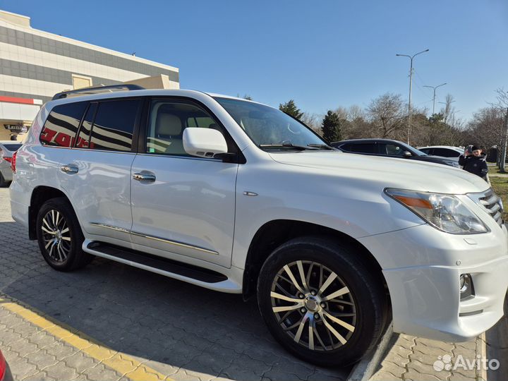 Lexus LX 5.7 AT, 2010, 245 000 км