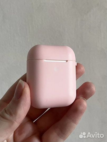 Новые чехлы для наушников AirPods 2 Apple