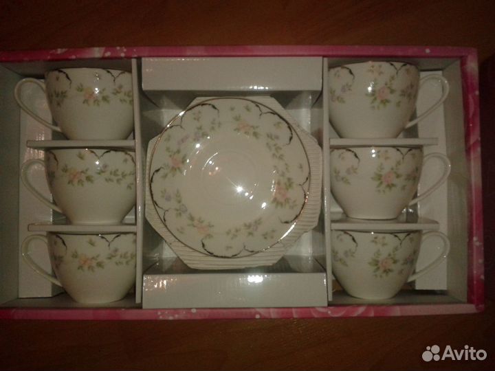 Фруктовница и чайный сервиз