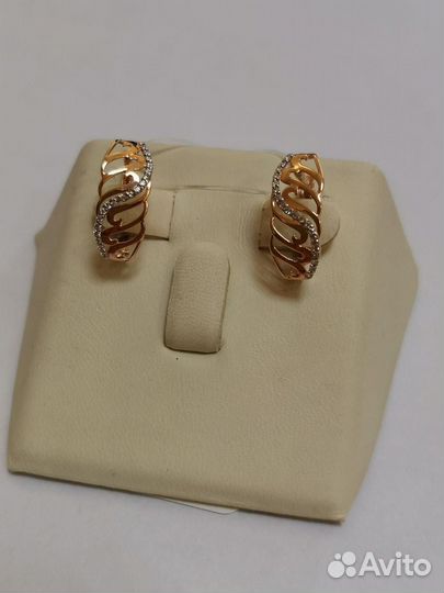 Золотые серьги