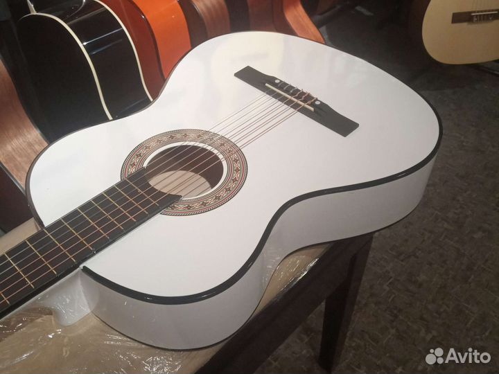 Гитары Martin Romas 4/4, 7/8 Белая классика