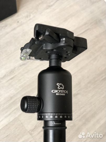 Штатив Giottos G-vgrn9255-M3 + голова MH 5400