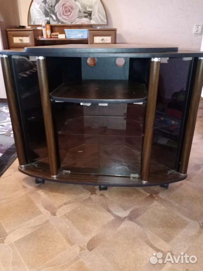 Тумба под телевизор бу с поворотным механизмом