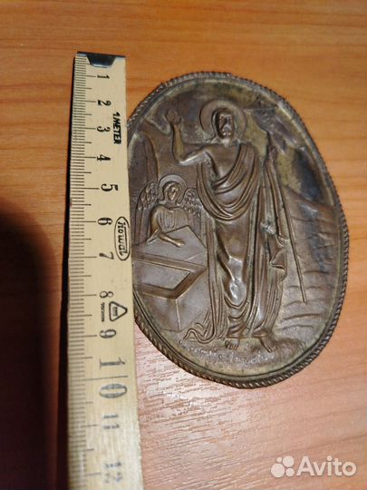 Латунная чеканка на Евангелие