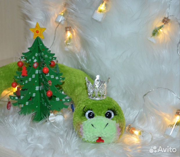 Вязаная змея ручной работы