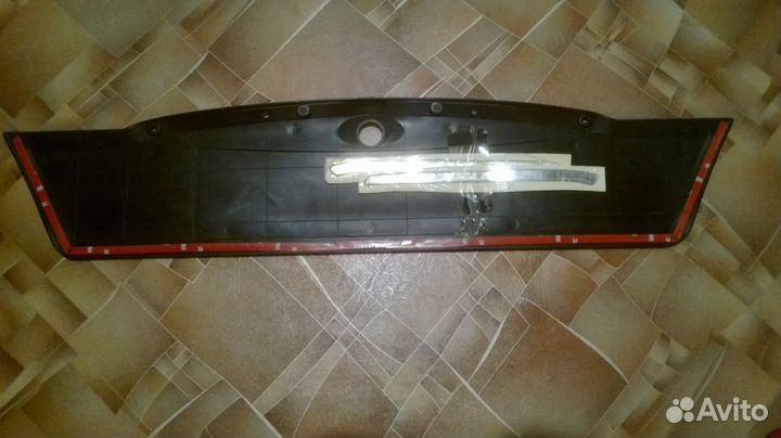 Накладка крышки багажника деу Нексия