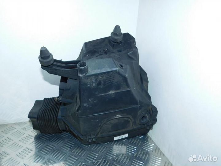 Корпус воздушногo фильтра Audi A6 4F/C6 2006