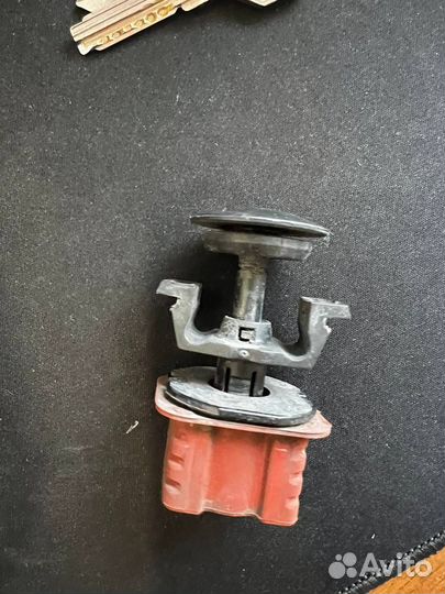 Кронштейн (крепление) радиатора верхний