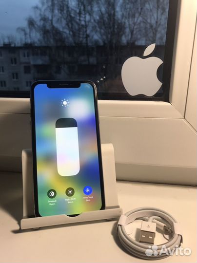 iPhone X, 64 ГБ