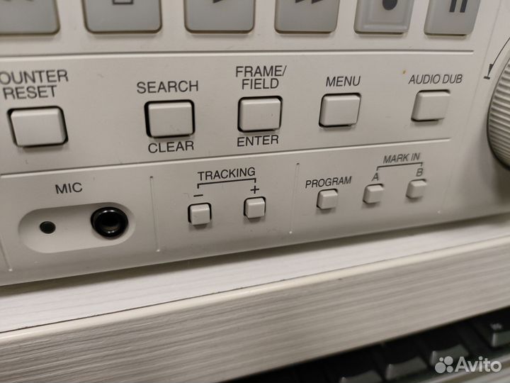Видеомагнитофон Mitsubishi HS-MD3000 S-VHS