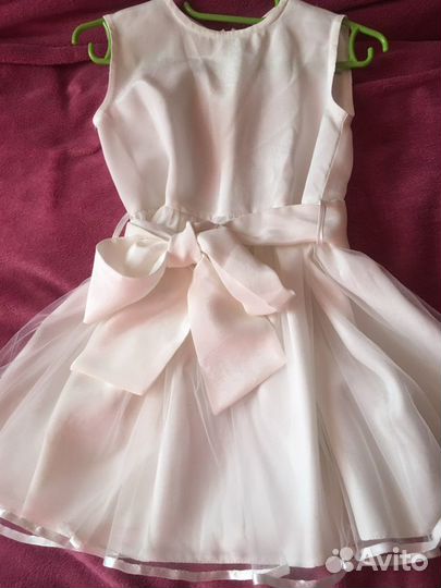 Платье нарядное на 3 года белое и розовое