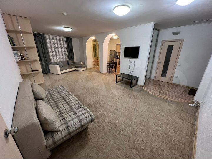 2-к. квартира, 72 м², 8/11 эт.