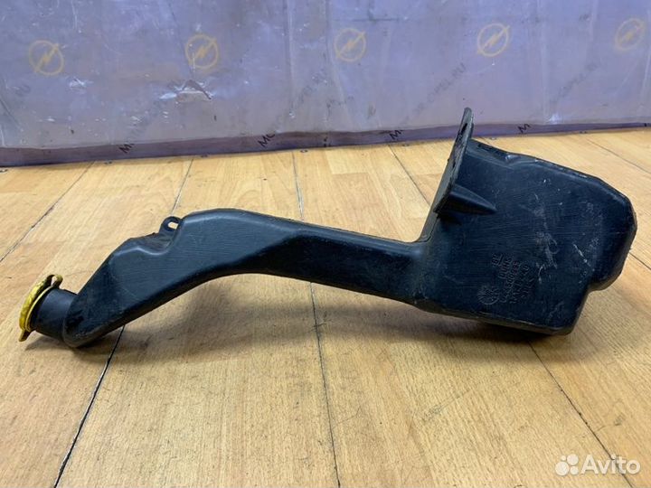 Бачок омывателя Opel Zafira B