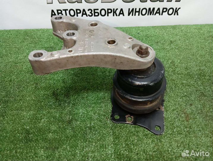 Правая подушка двигателя Skoda Fabia 1