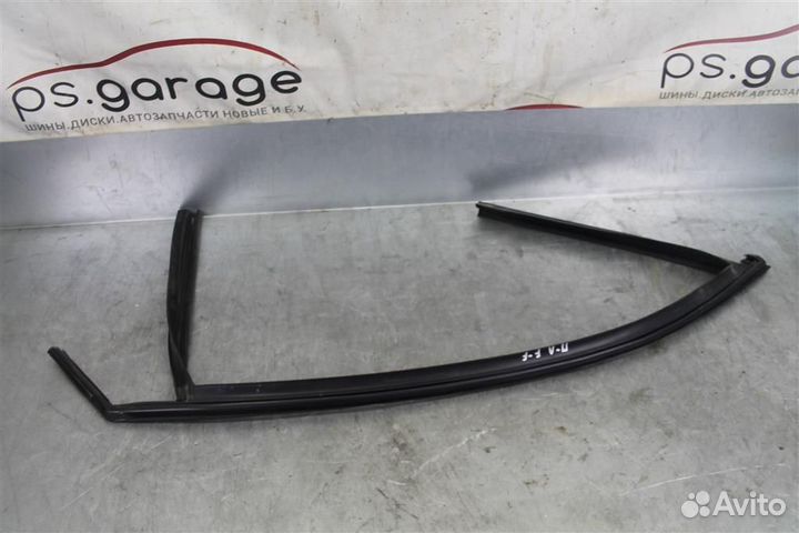 Уплотнитель стекла двери передней левой Ford Focu