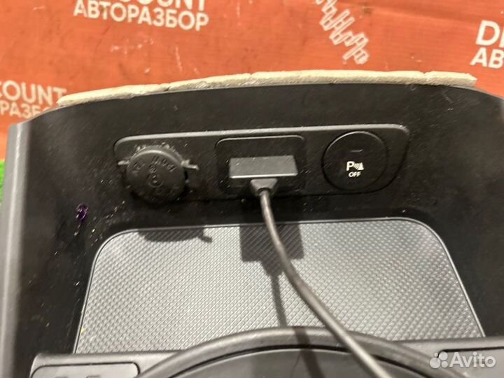 Разъем USB и AUX Kia Sportage SL / В сборе