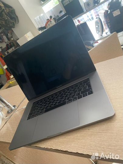 MacBook Pro (15 дюймов, 2019 г.)