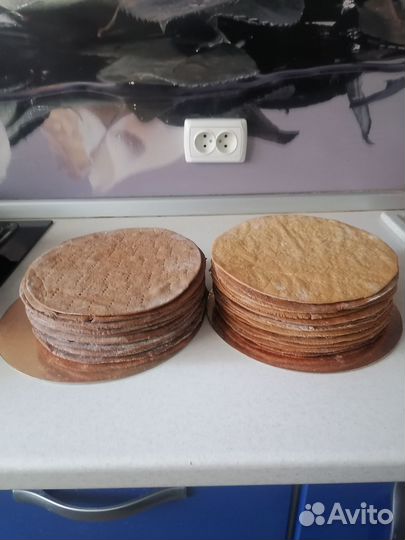 Изготовление медовых коржей а также тортов