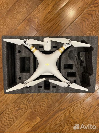 Квадрокоптер dji phantom 3 pro