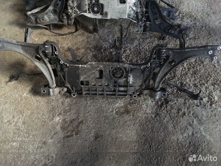 Балка подмоторная Volkswagen Passat B6 2005-2010