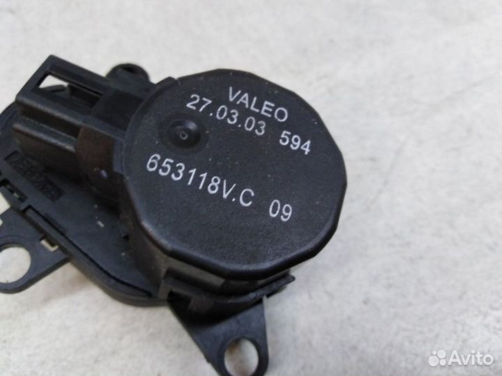 Моторчик заслонки печки