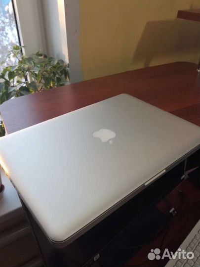 Apple MacBook 13