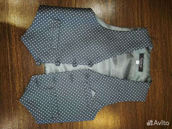 Жилет для мальчиков на 4 года