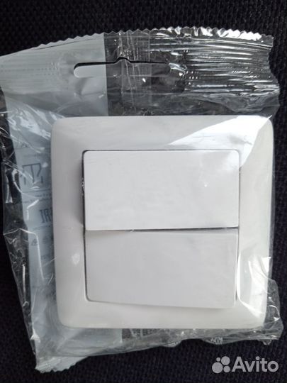 Выключатель двухклавишный