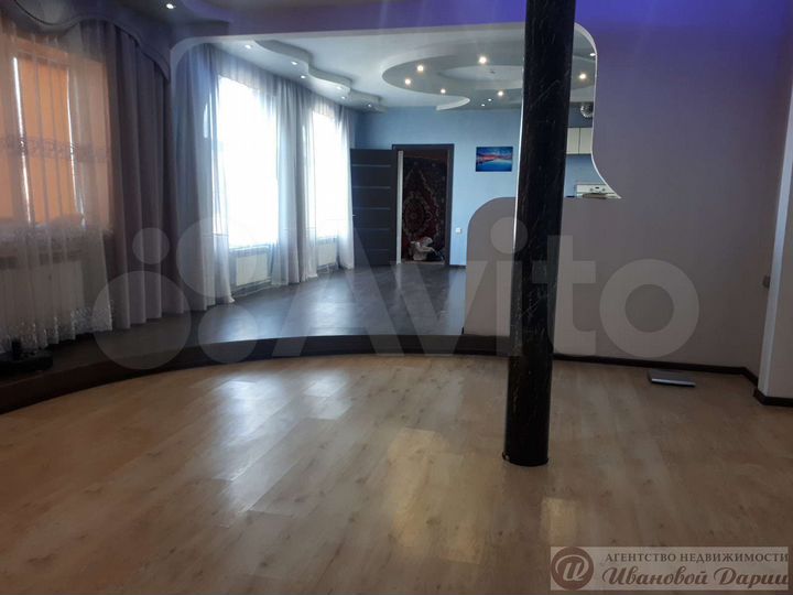 Дом 248,6 м² на участке 10 сот.