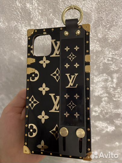 Чехол на iPhone 11 в стиле 12