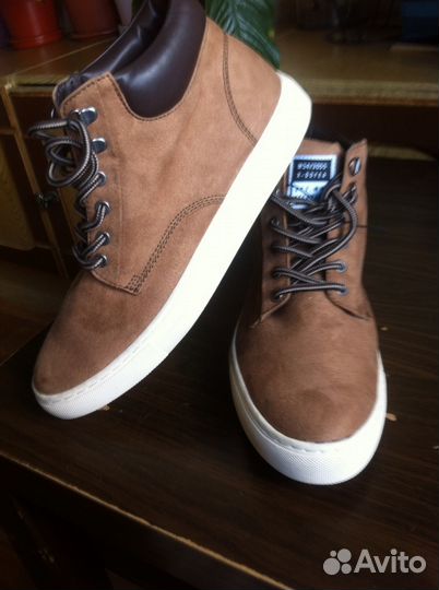 Продам ботинки