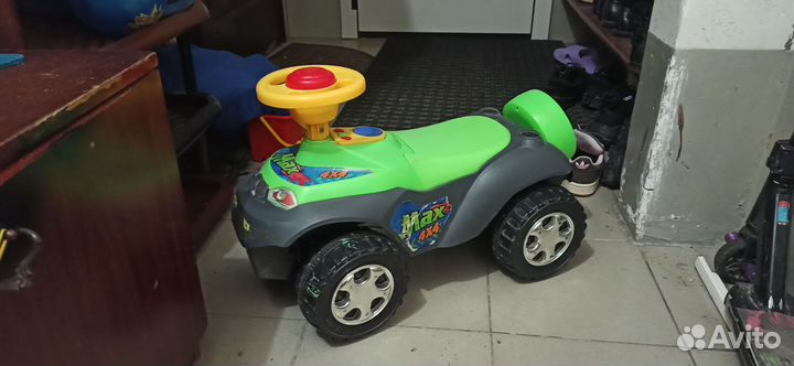 Машинка-каталка