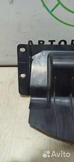 Воздуховод радиатора правый Nissan Qashqai J10