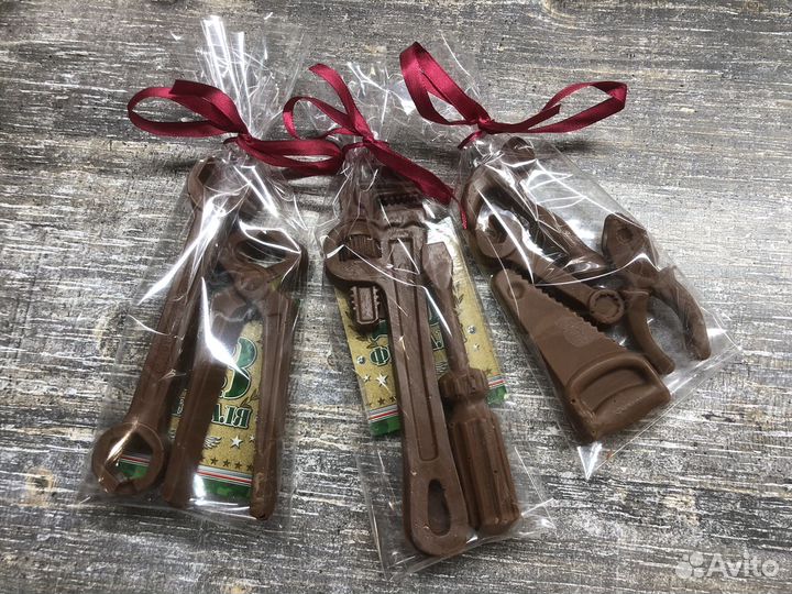 Инструмент из шоколада