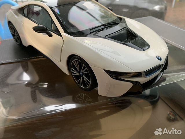Машинка на радиоуправлении bmw i8