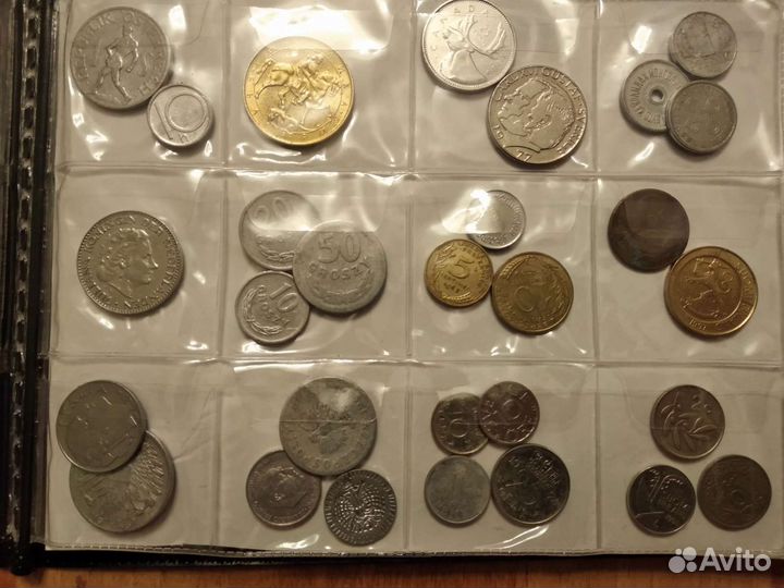 Альбом с иностранными монетами 185 штук